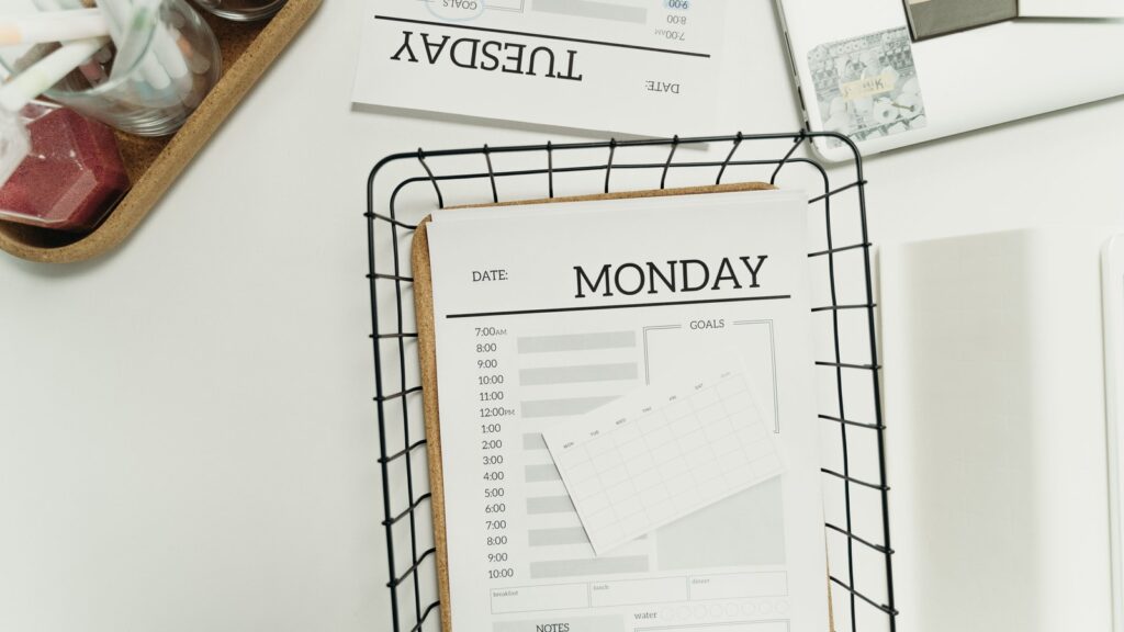 A weekly calendar with a short outreach sequence mapped out across the days