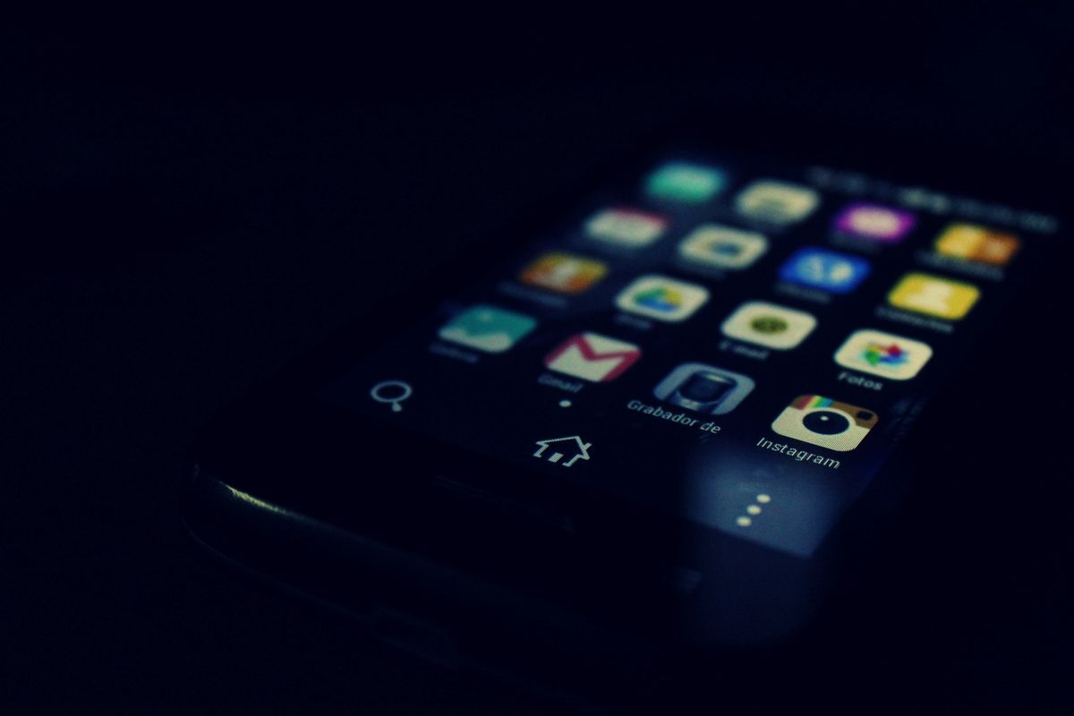 Smartphone screen showing social media app icons
